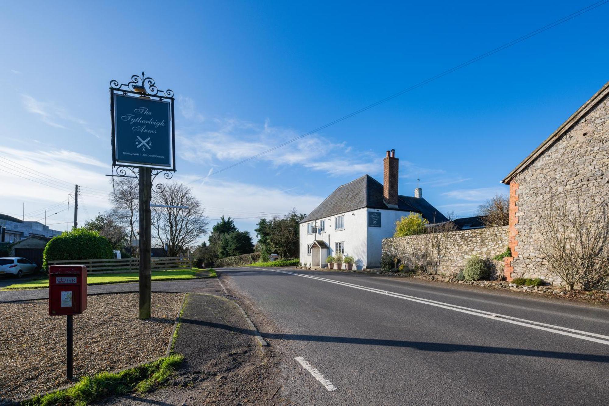 The Tytherleigh Arms Axminster Exteriér fotografie